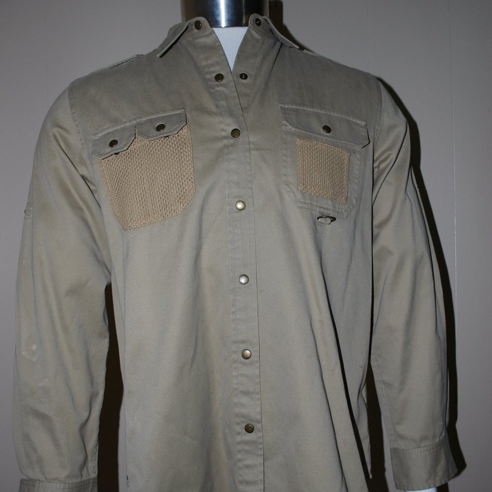 Ralph Lauren hunting button down. size Medium - Picture 2 of 7